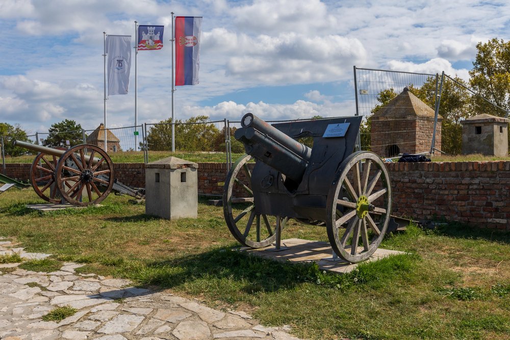 vecchi cannoni museo militare belgrado