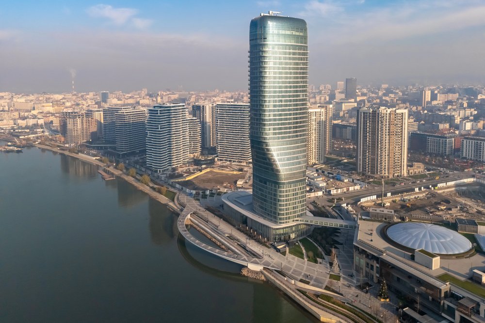 edifici lungo il fiume sava